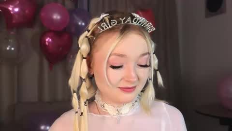 twinklefluff online show from November 27, 4:58 pm