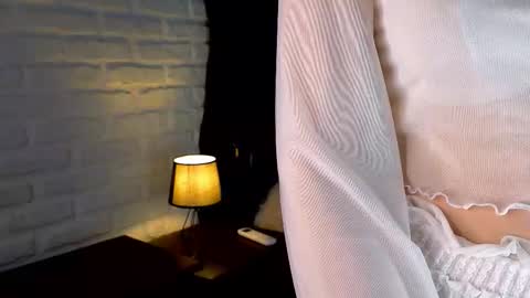 Snapshot of twinklefluff chatting on October 9, 4:34 pm twinklefluff online show from October 9, 4:34 pm