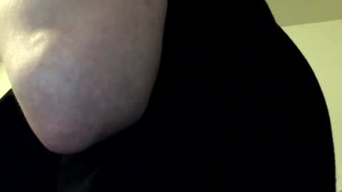 TwinkyMcgee online show from June 30, 4:01 am