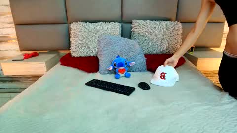 twinslovers_ online show from October 16, 9:57 pm