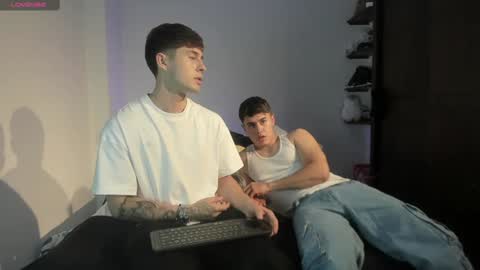 twintease online show from February 2, 1:55 am