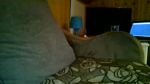 twoperes online show from October 1, 6:51 pm