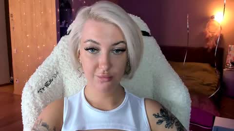 Snapshot of tykioty_miley chatting on December 7, 10:50 am Miley online show from December 7, 10:50 am