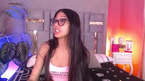 tyla_ks online show from October 30, 7:36 pm