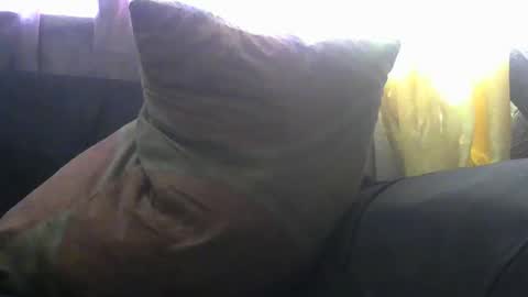 tyler101718452 online show from April 18, 7:18 pm