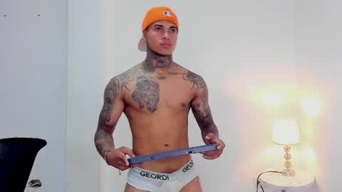 tyler_bell_ online show from July 7, 6:47 am