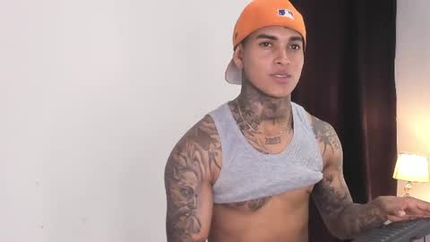 tyler_bell_ online show from July 29, 4:34 am
