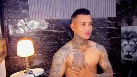 tyler_bell_ online show from June 16, 3:43 am