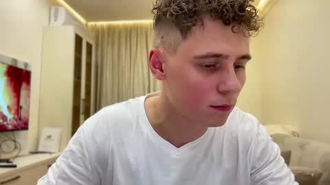 tyler_garrner online show from November 7, 4:42 pm