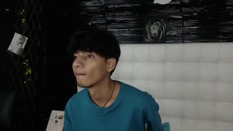 tyler_wolf_1 online show from October 20, 12:32 pm