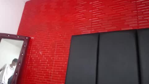tyler_wolf_1 online show from October 14, 1:03 pm