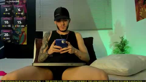 tylergiuseppe_ online show from February 26, 4:10 pm