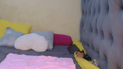 tynniee online show from March 5, 11:25 pm