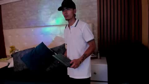 Tyson online show from April 20, 4:04 am