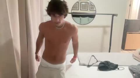 tyy0ung online show from August 8, 5:39 am