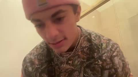 tyy0ung online show from May 17, 10:41 pm