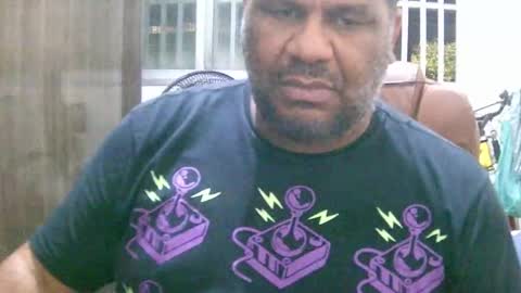 Snapshot of ulmo_br chatting on October 27, 12:32 am ulmo_br online show from October 27, 12:32 am