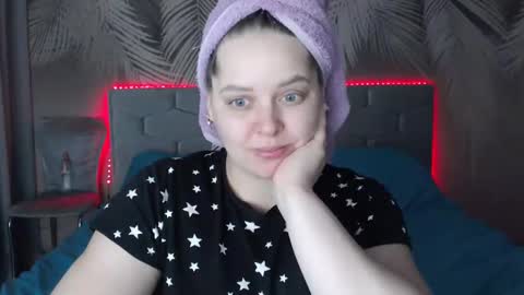 Snapshot of ulystar chatting on February 19, 7:50 am Ulyana online show from February 19, 7:50 am