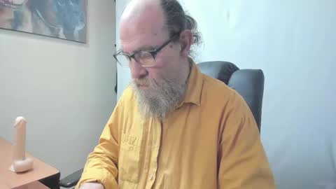 Uncle Hottie online show from March 3, 5:42 pm