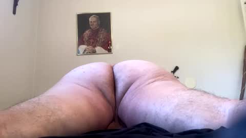 Snapshot of uncledenny1 chatting on October 20, 2:33 pm Hairy Sally online show from October 20, 2:33 pm