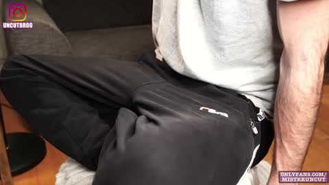 Snapshot of uncutgerman420 chatting on December 2, 8:06 pm Mister Uncut online show from December 2, 8:06 pm