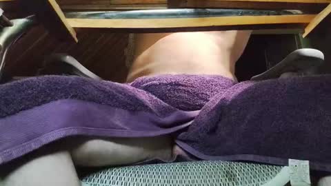 Under the desk online show from October 25, 10:32 pm