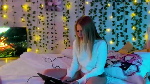 Snapshot of unforgettable_emotions chatting on September 27, 11:02 pm Im online every day 1700 GMT-4 online show from September 27, 11:02 pm