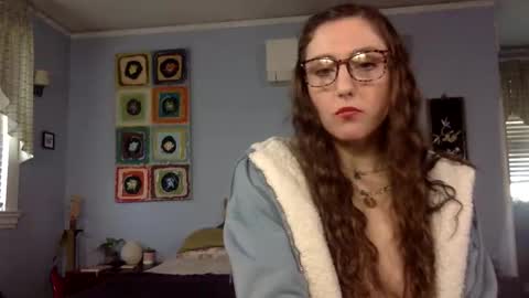 Lola Moonstone online show from January 9, 6:02 pm