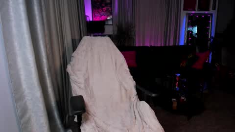 Snapshot of unicornsandboobs chatting on October 13, 8:22 pm Carla online show from October 13, 8:22 pm