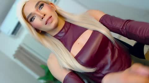 Miss Andrea online show from April 1, 5:54 pm