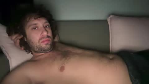 universalstudihoes online show from December 5, 11:33 am