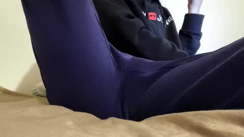 unknownuser414606 online show from December 1, 7:12 pm