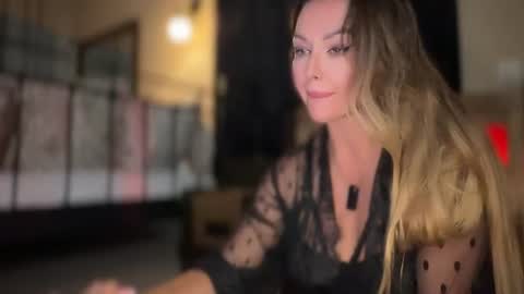 Untamed Reina  Elegant Goddess online show from June 24, 10:06 pm