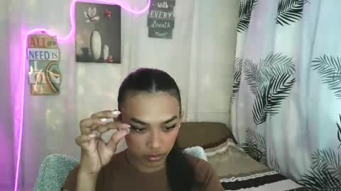 ur_dazzlingmorenaxx online show from May 19, 3:13 am