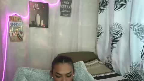 ur_dazzlingmorenaxx online show from May 22, 3:35 am