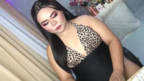 KENDRA CUTIEE online show from January 14, 5:10 pm