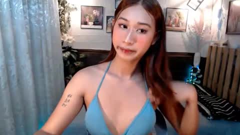 Snapshot of ur_rianlover chatting on September 17, 6:28 am ur_rianlover online show from September 17, 6:28 am