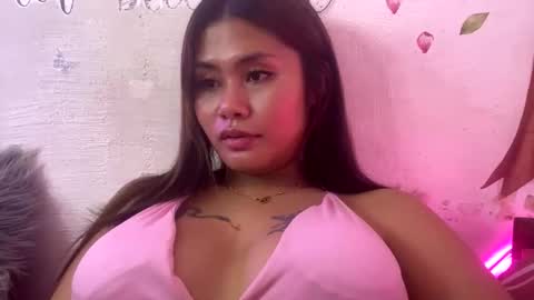 HelloIm  Girly online show from April 9, 6:19 am