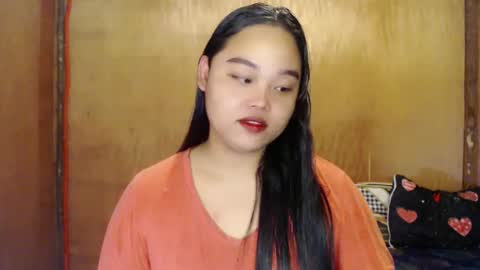 Snapshot of urasian_hotchix69 chatting on January 6, 5:19 am Lycah online show from January 6, 5:19 am