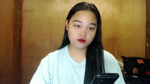 Snapshot of urasian_hotchix69 chatting on January 4, 9:43 am Lycah online show from January 4, 9:43 am