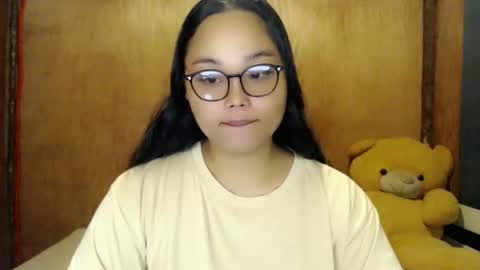 Snapshot of urasian_hotchix69 chatting on September 12, 9:44 am Lycah online show from September 12, 9:44 am