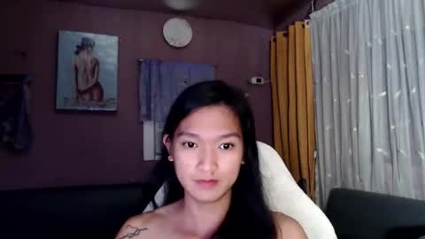 NEWRA  ALLISON online show from December 1, 10:41 pm