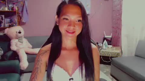 NEWRA  ALLISON online show from February 8, 3:31 pm