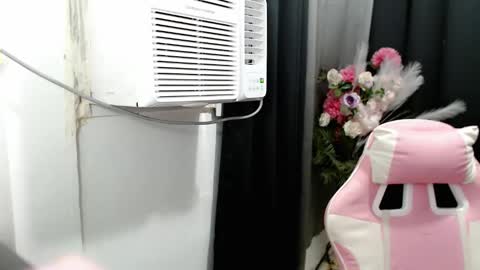 urasiancumgirl_ online show from April 20, 6:00 pm