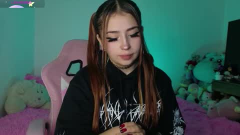 Danielle  online show from November 25, 8:13 am