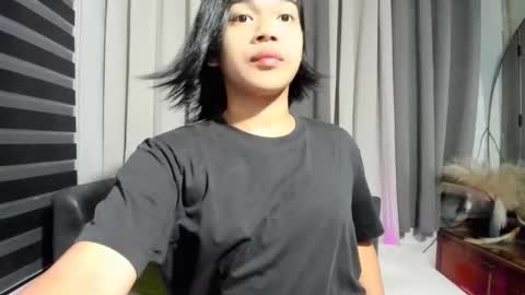 urbambislvt online show from April 20, 1:41 am