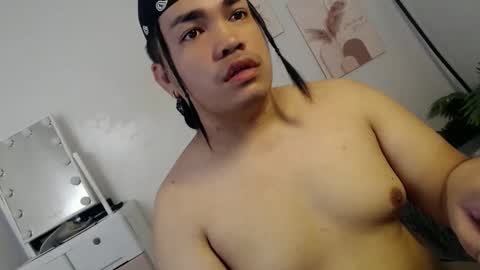 ure_fattytoy143 online show from April 19, 10:49 am