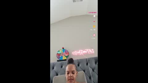 urfaveriri online show from November 23, 5:00 pm