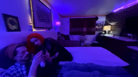 UrFavoriteDreamTeam online show from March 14, 9:35 am