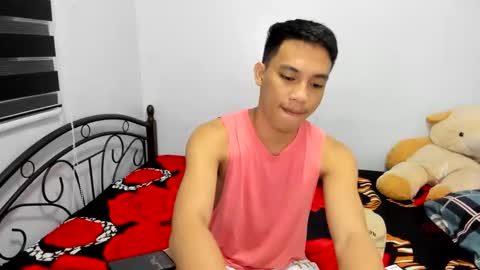 urfucker_vinz online show from April 6, 12:39 pm